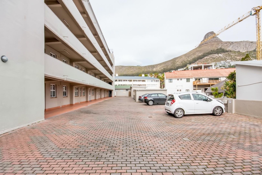 3 Bedroom Property for Sale in Sea Point Western Cape